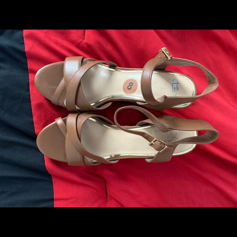 Jessica Simpson sanders size 8